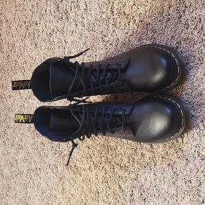 Womens Dr Marten 1460 Pascal